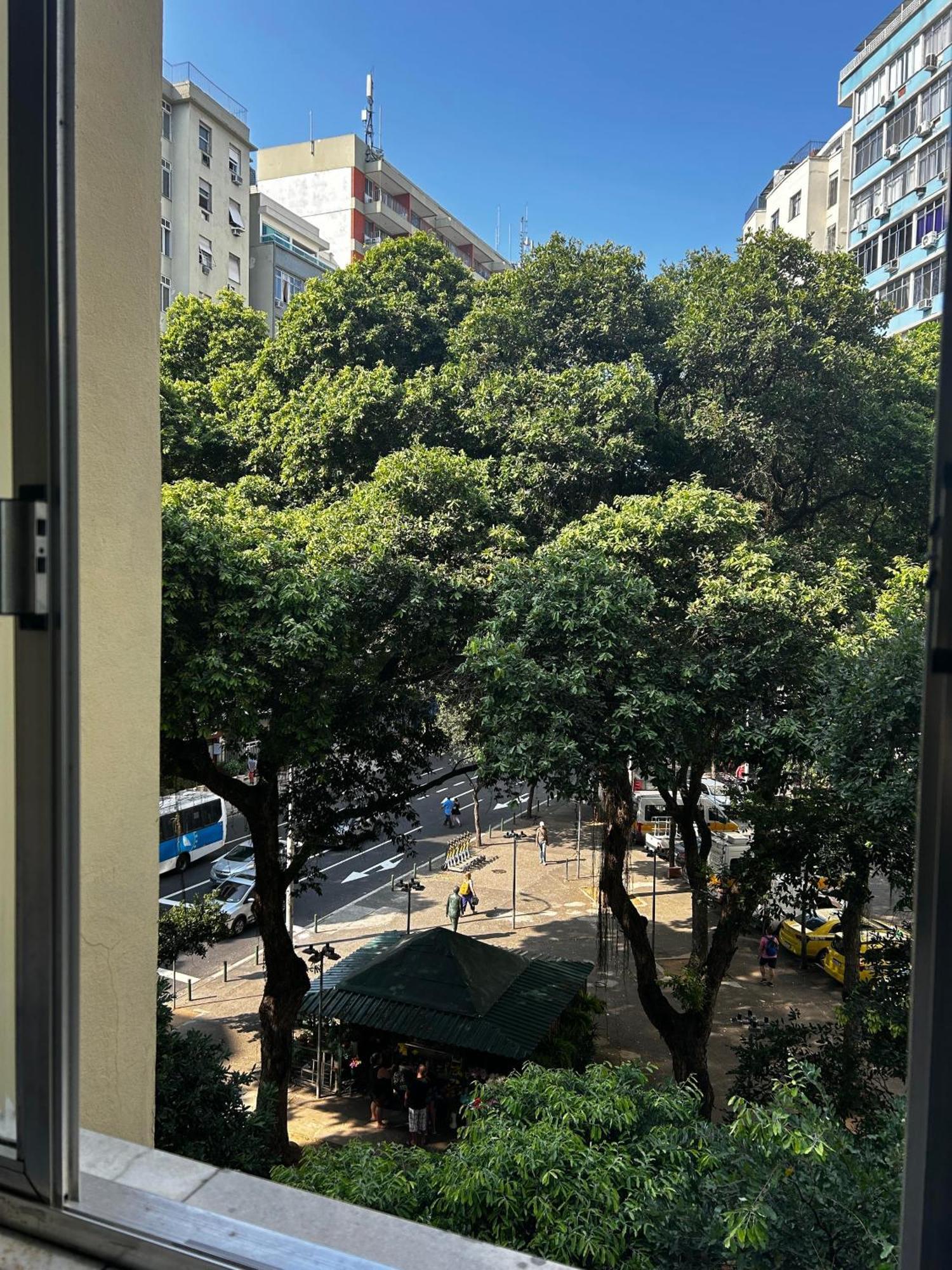 A 300 Metros Da De Copacabana * Rio de Janeiro
